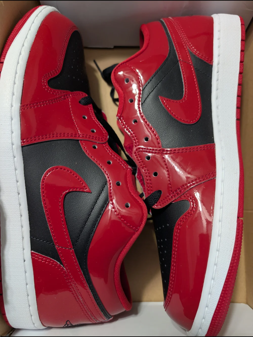 Jordan Men's Low-Top Sneaker in Red and Black